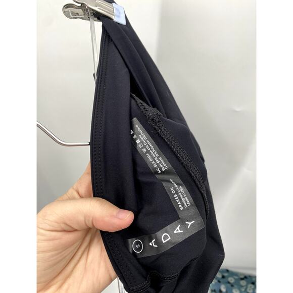 ADAY black side panel brakes on leggings - Picture 4 of 6